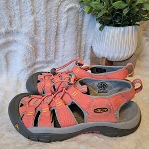Keen Newport H2 Sandals Waterproof Sport Outdoor Hiking Coral Women's Size 9
